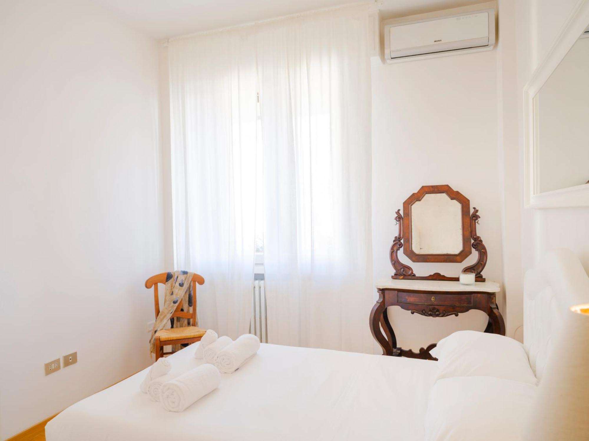 Casa Ari - Bright And Spacious Flat With Terrace Apartment Florenz